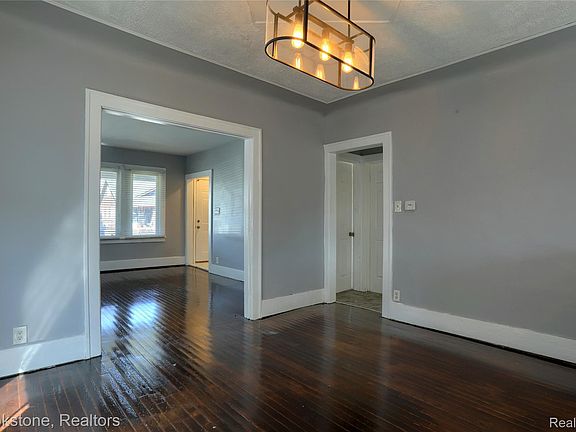5th image of 7600 Doyle St