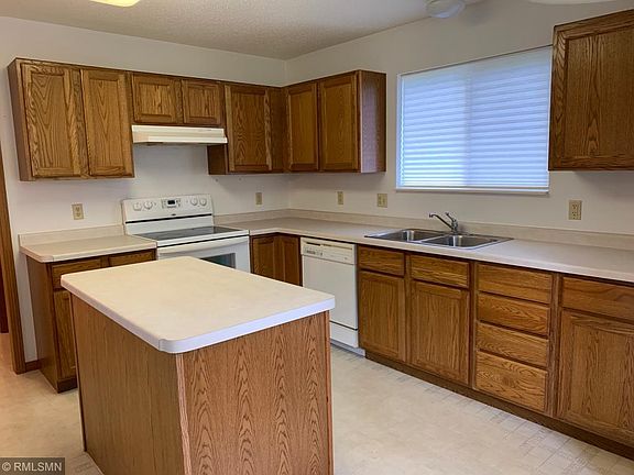 5th image of 100 White Pine Ct