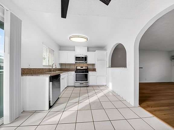 2nd image of 271 Parke St #12501