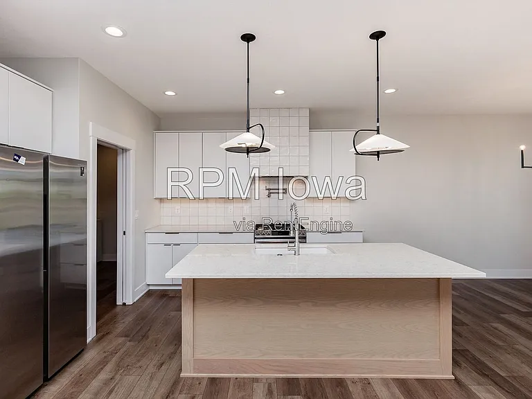 5901 NE Sherman Dr — Photo 5