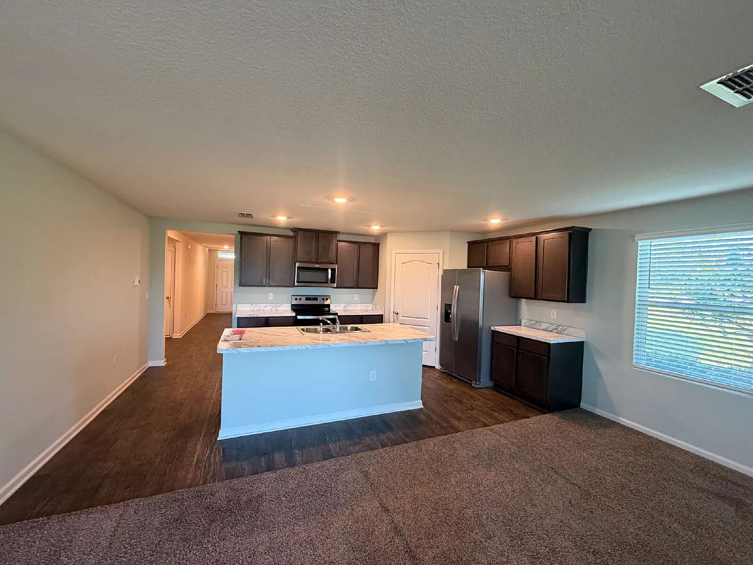 4 bed, 2.0 bath, $2,100 — Photo 4