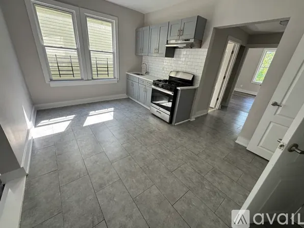 176 Garfield Avenue image 5 of 13