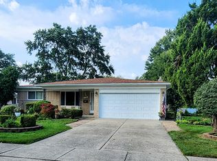 5085 Babbit Dr, Troy, MI