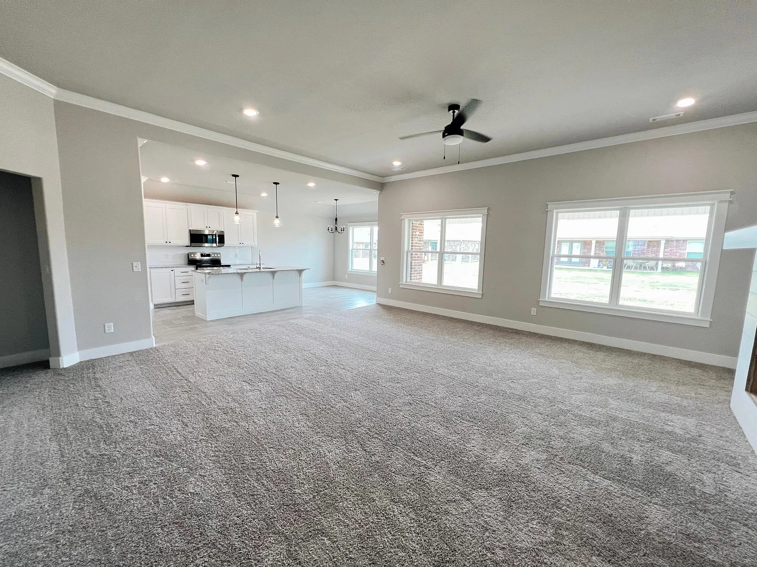 4 bed, 1841 sqft, $2,100 — Photo 3