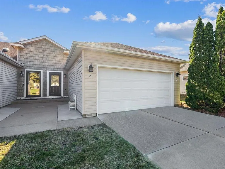 1913 Eastridge Ct — Photo 9