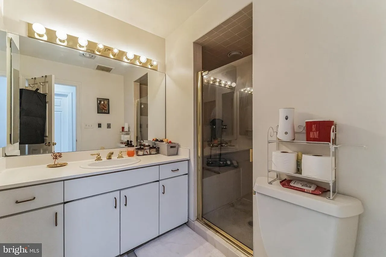 10 East Lee Street - 1 — Photo 4