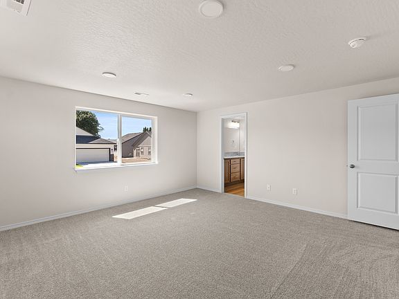 20-Primary bedroom-2