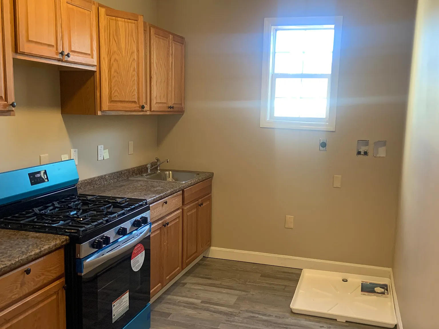 4 bed, 1350 sqft, $1,200 — Photo 4