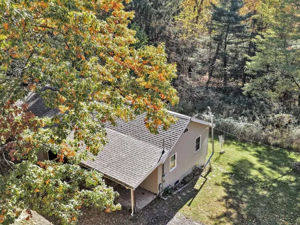 91 W Main St, Quakake, PA 18245