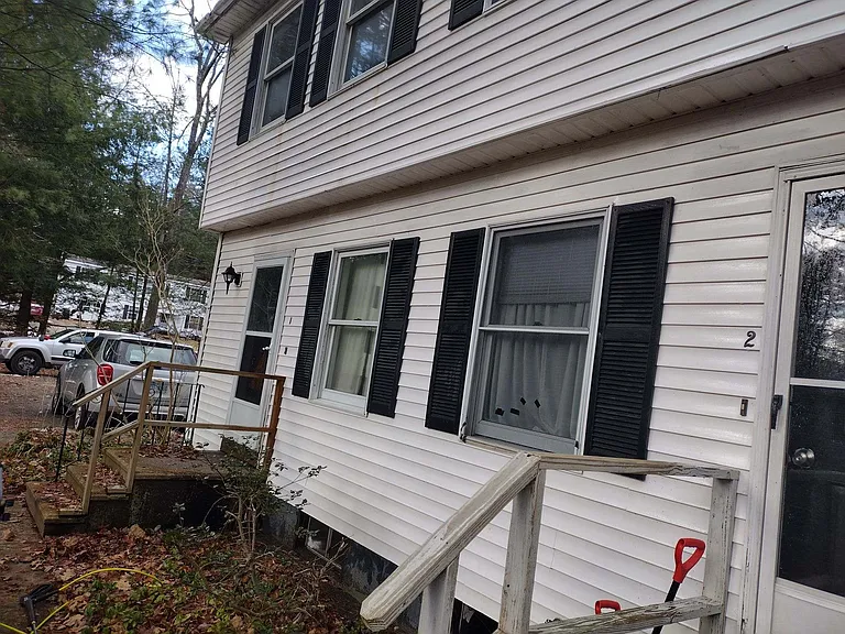 28 Woodlawn Ave #1 — Photo 16