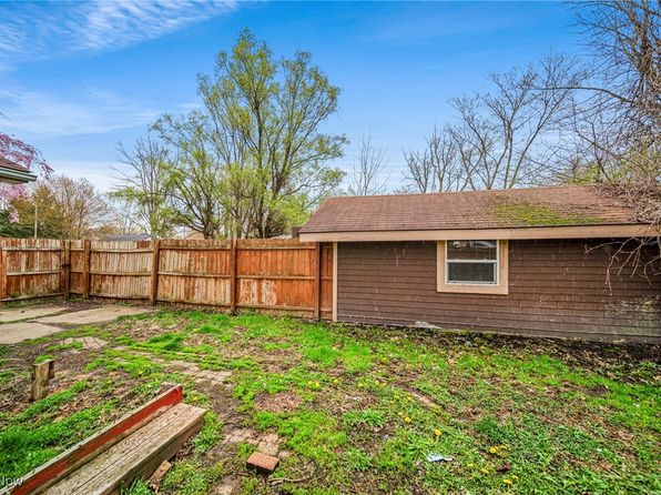 1456 Lake View Ave, Madison, OH 44057