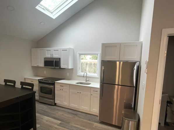 18 Henry Ave