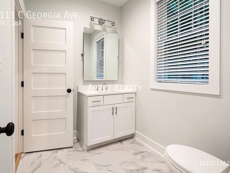 1111C Georgia Ave — Photo 11
