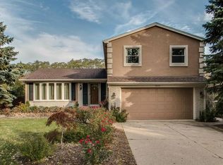 1819 N Park Dr, Mount Prospect, IL 60056