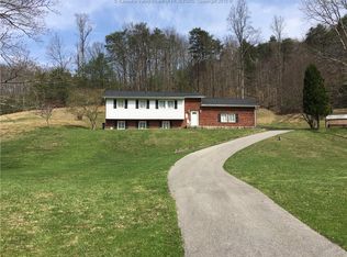 1909 Hunter Rd, Charleston, WV 25311