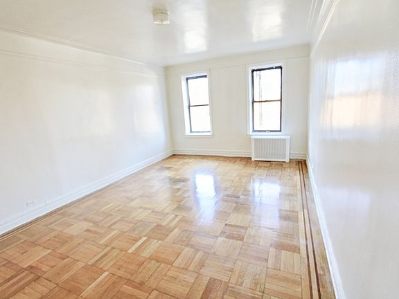 3rd image of 75 W Mosholu Pkwy N APT 1J