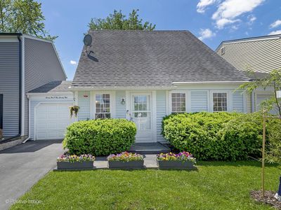 29W473 Blackthorn Ln, Warrenville, IL, 60555