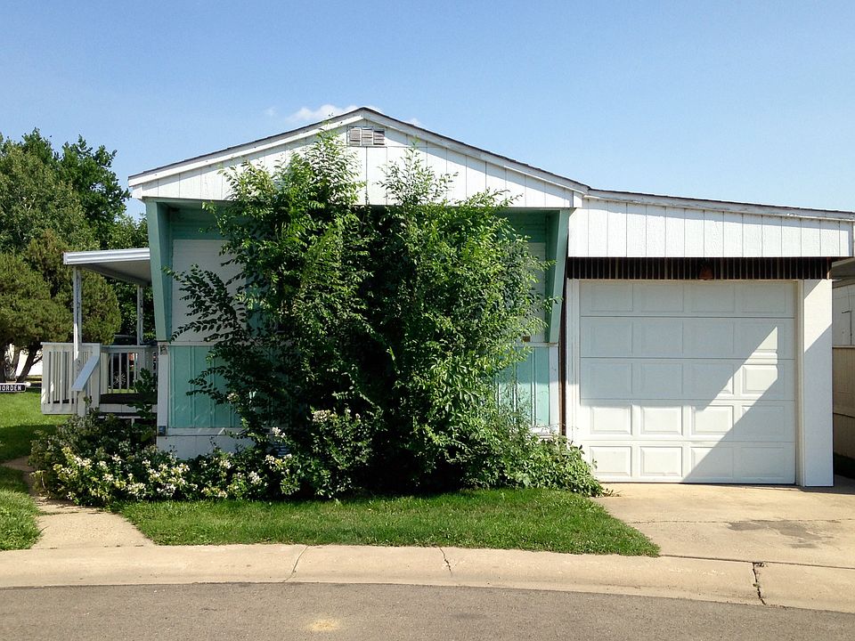Charming manufactured home