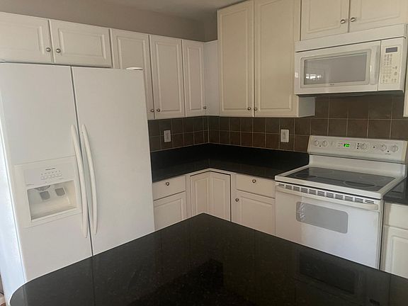 5th image of 13549 Wisteria Dr