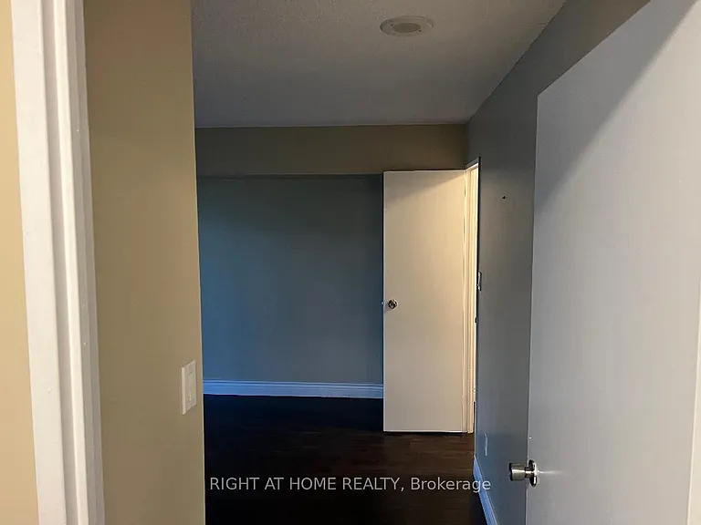 5 Rowntree Rd #409 — Photo 11