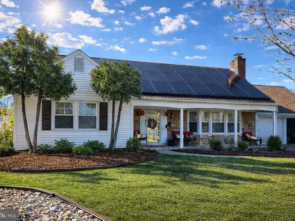 46 Twilight Ln, Willingboro, NJ 08046