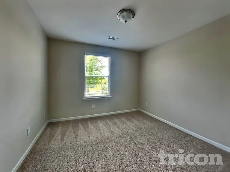 324 Kinsale Dr — Photo 10