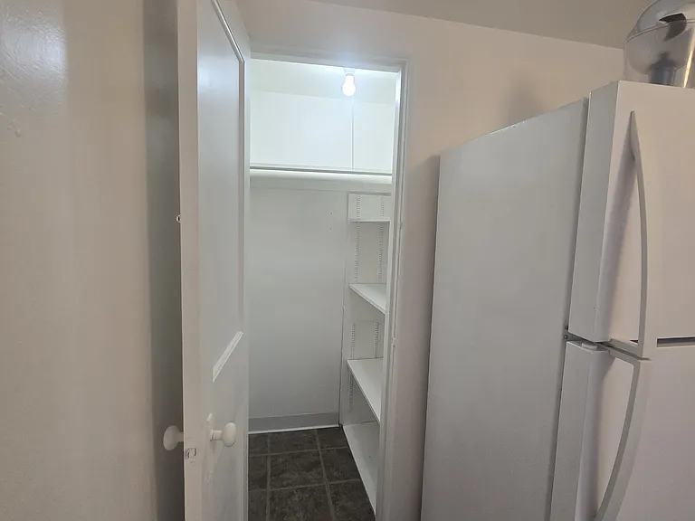 1630 Perry St #B — Photo 14