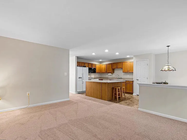 387 Wheatfield Cir — Photo 6