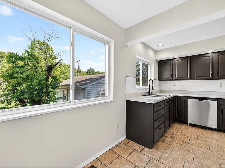 3945 Crosby Dr — Photo 9