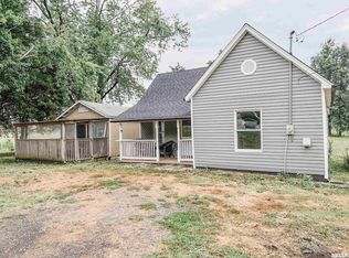 13620 Ewing Rd, Whittington, IL 62897