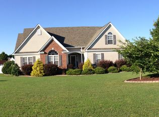 1529 Glen Eagles Ct, Nashville, NC 27856