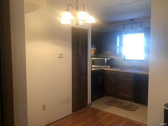 3rd image of 32 Pepperwood Ct #32