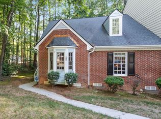 101 Hedgerow Ct, Cary, NC 27513