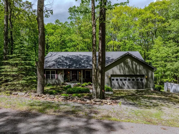 390 Aster Cir, Terra Alta, WV 26764