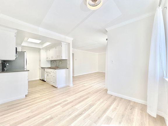 4th image of 1142-1148 9th St #9