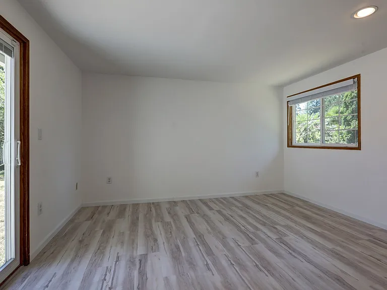 8015 NE 143rd St — Photo 8