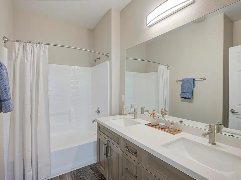 Bellecour Way Apartment Homes — Photo 61