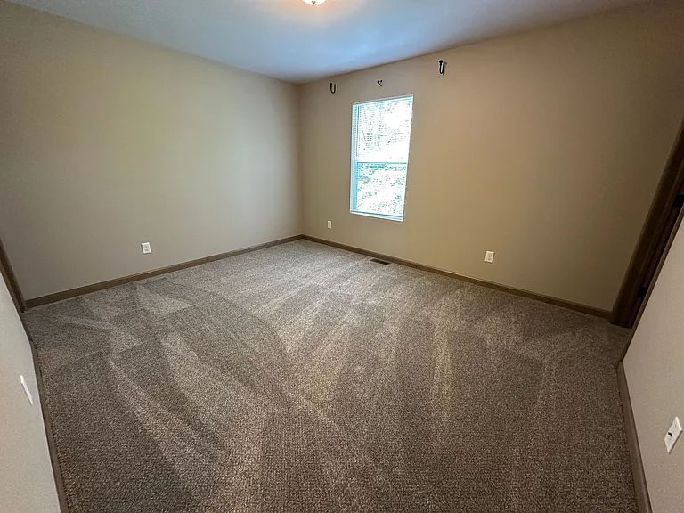 625 Simpson Avenue — Photo 6