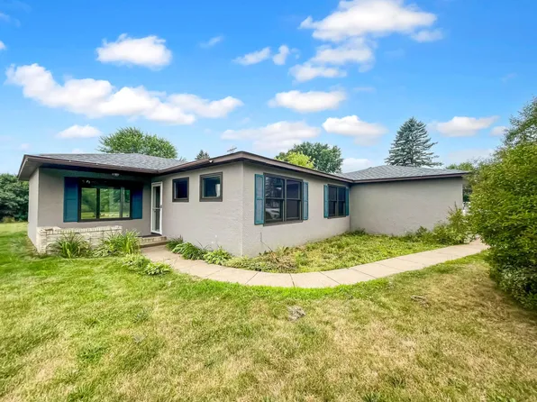 830 W 4th St, Rush City, MN 55069