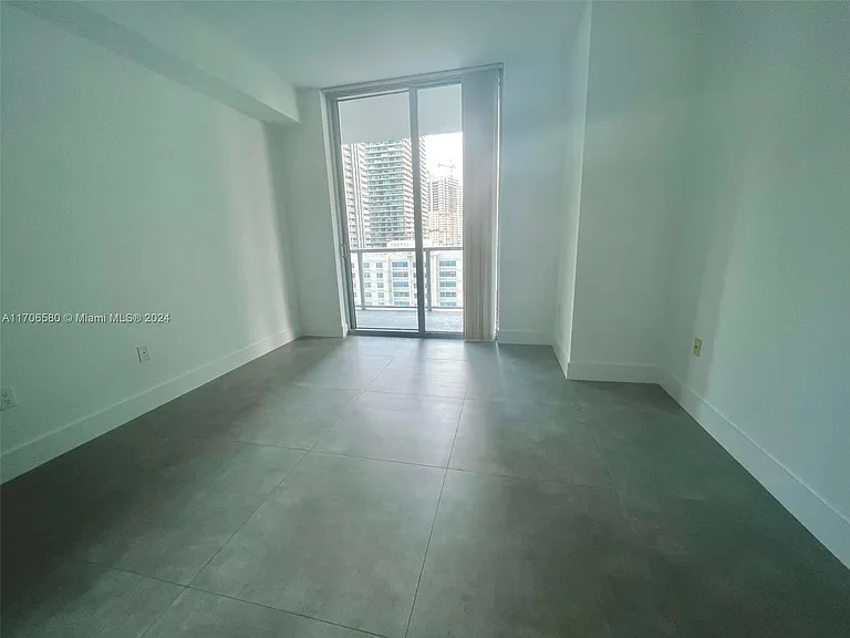 1111 SW 1st Ave #1916 — Photo 8