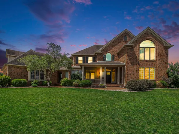 51387 Lake Pointe Ct, Granger, IN 46530