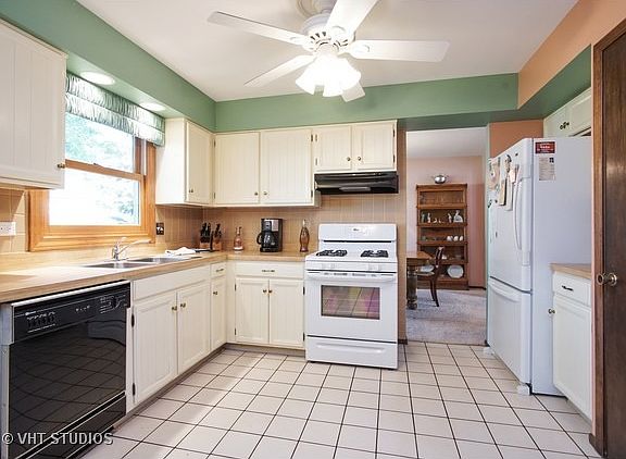4th image of 500 Avebury Ln