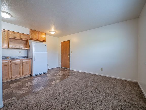 4th image of 1121-1115 N College Dr #21