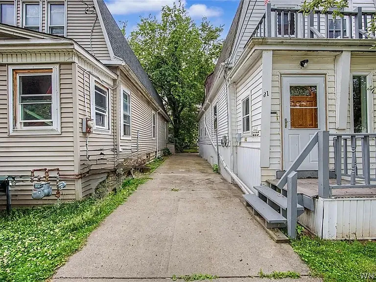 31 Riverside Ave — Photo 3