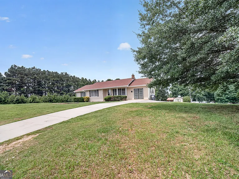 2591 Doc Hughes Rd — Photo 2