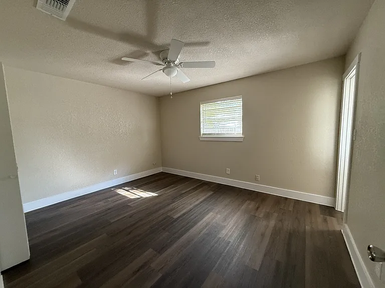 4806 Pinson Dr — Photo 9