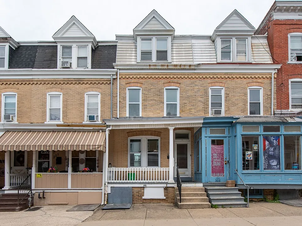 325 1/2 N Franklin St