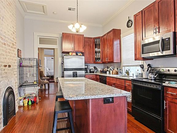 2nd image of 7916-18 Hickory St