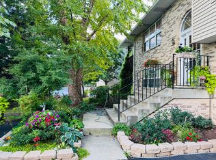 907 Elderberry Cir Unit 103, Naperville, IL 60563