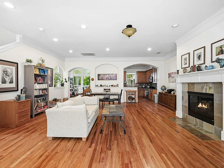 4248 Feagan St — Photo 3